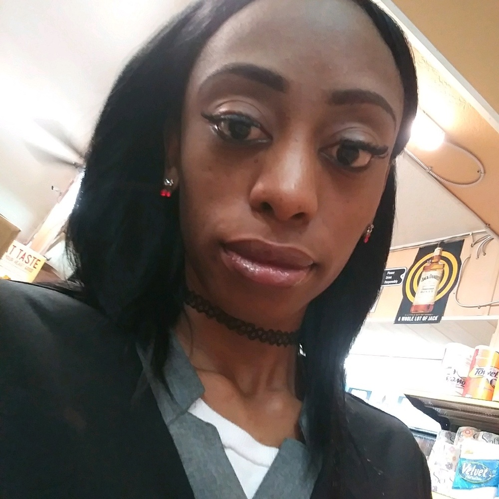 Meet your Posher, Danisha